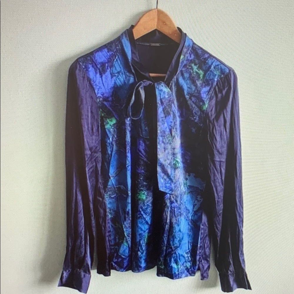 Elegant Blue and Green Women's Blouse